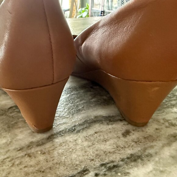 Women's Aerosoles Iris Wedge Pump in tan - Picture 3 of 5